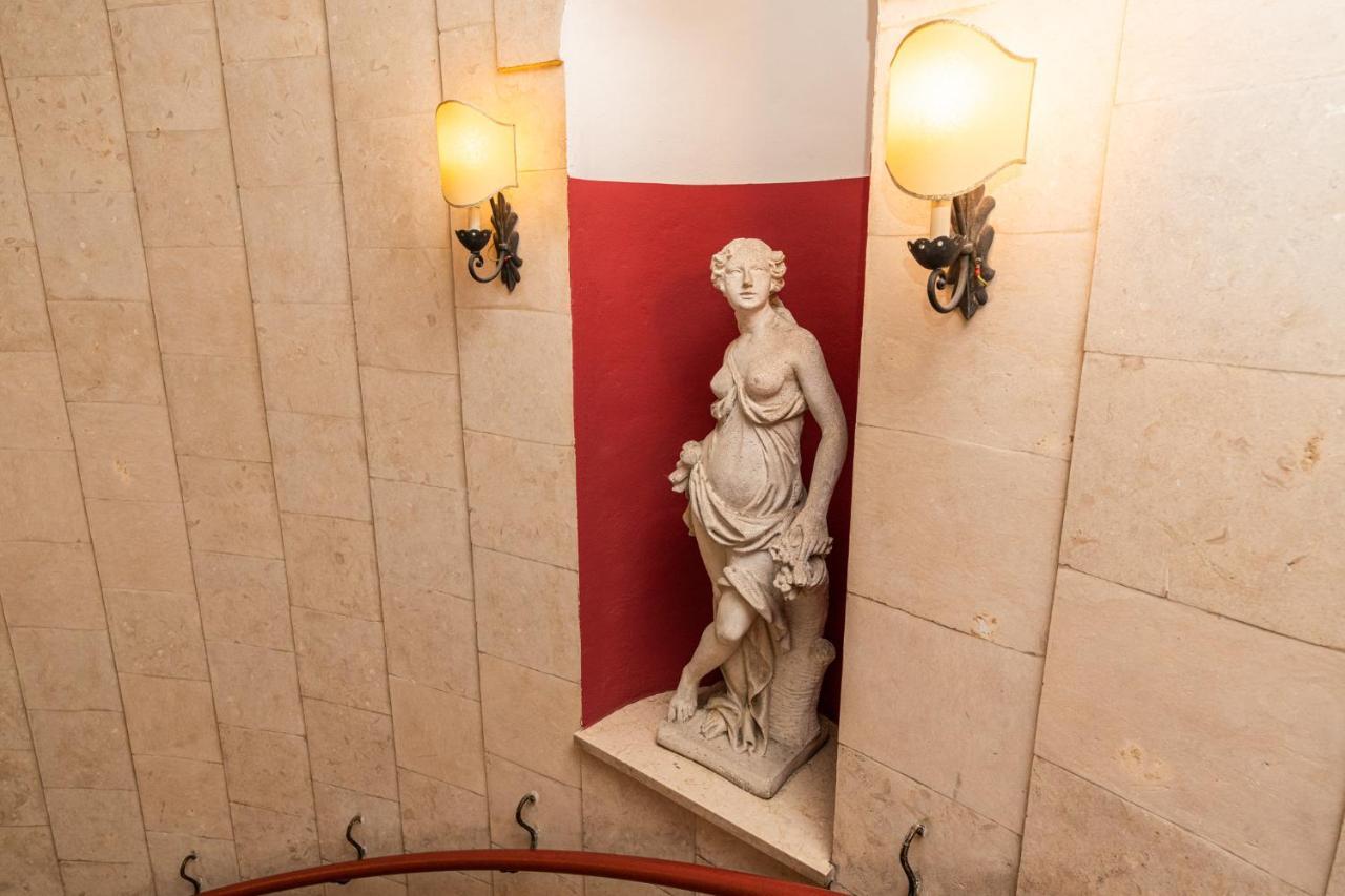 Domus Verona - Elegante Residenza Con Affaccio Su Porta Leoni Exterior photo
